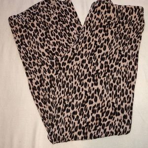 Ambrielle• Leopard Leggings